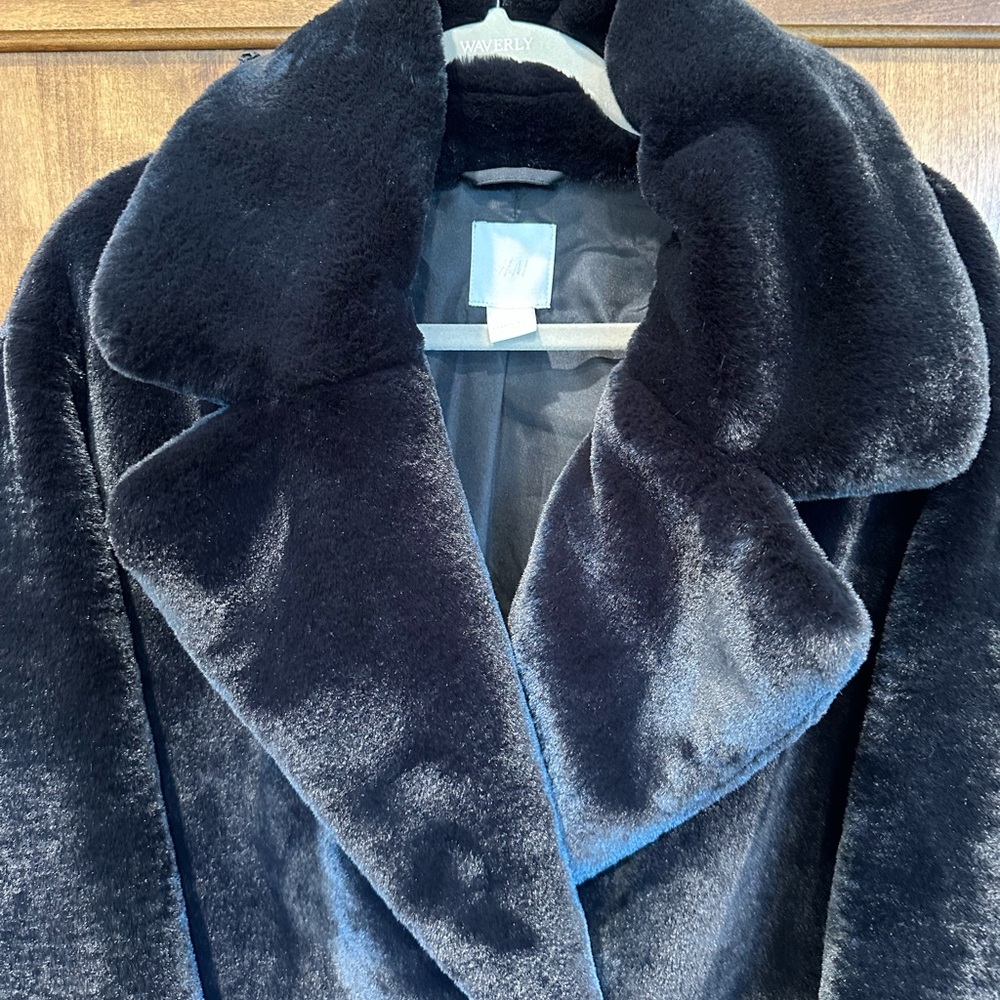 H&M Faux Fur Oversized Black Coat - Picture 2 of 5